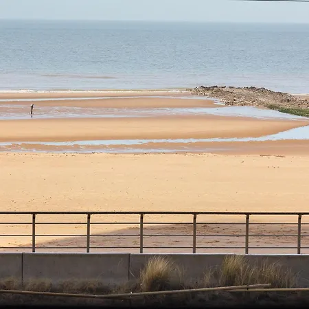 Apartment Met Zeezicht